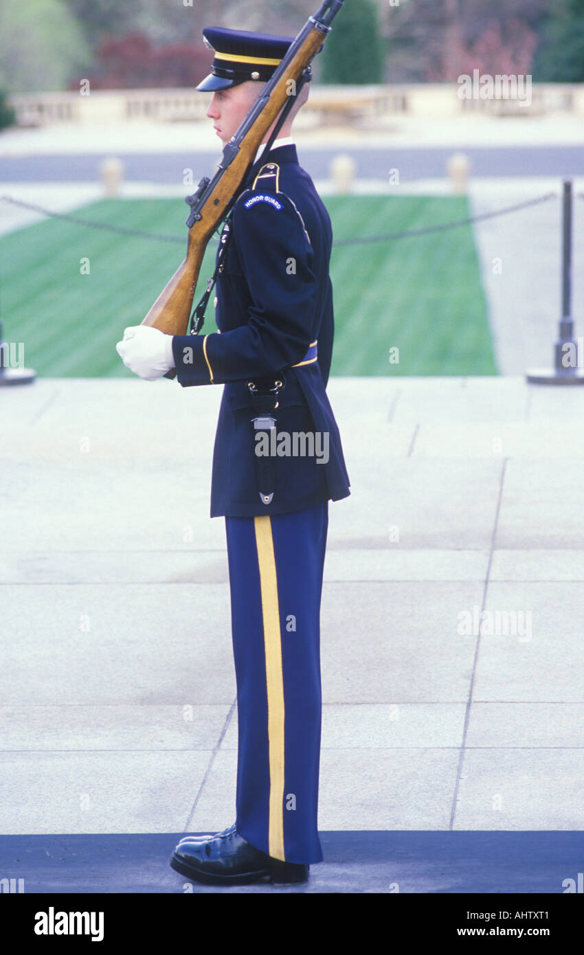 United States Marine bewaffnete Wache Arlington National Cemetery Washington D C Stockfoto