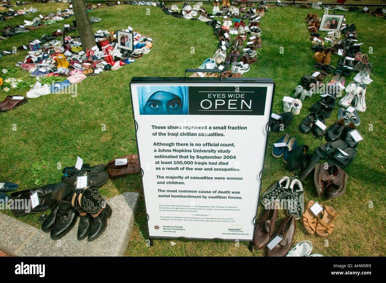 Wide Open Ausstellung Augen an Unabhängigkeit Hall Philadelphia Pennsylvania als Symbol für bis zu 100 000 Toten Irak Bürger getötet Stockfoto
