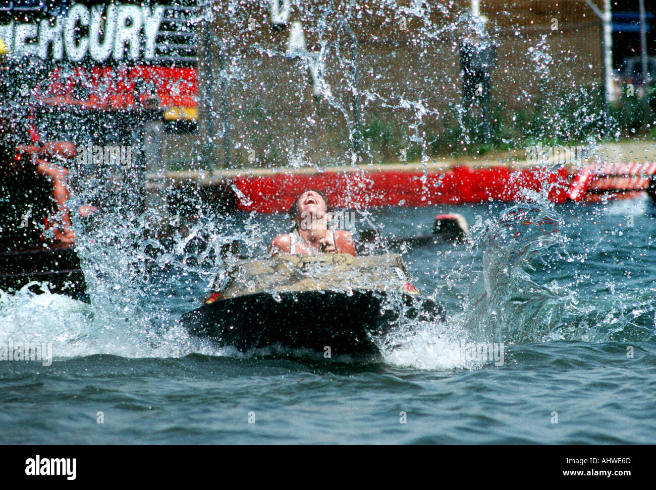 Genießen Sie die Fahrt auf dem Wasser im Themenpark Dollywood in Pigeon Forge Tennessee Stockfoto