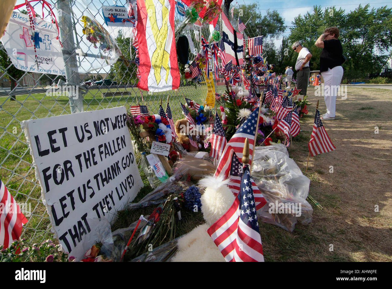 Kleine Stadt von Brook Park Ohio errichtet provisorische Gedenkstätte bis 14 von ihren Söhnen, die ihr Leben im Kampf verloren Stockfoto