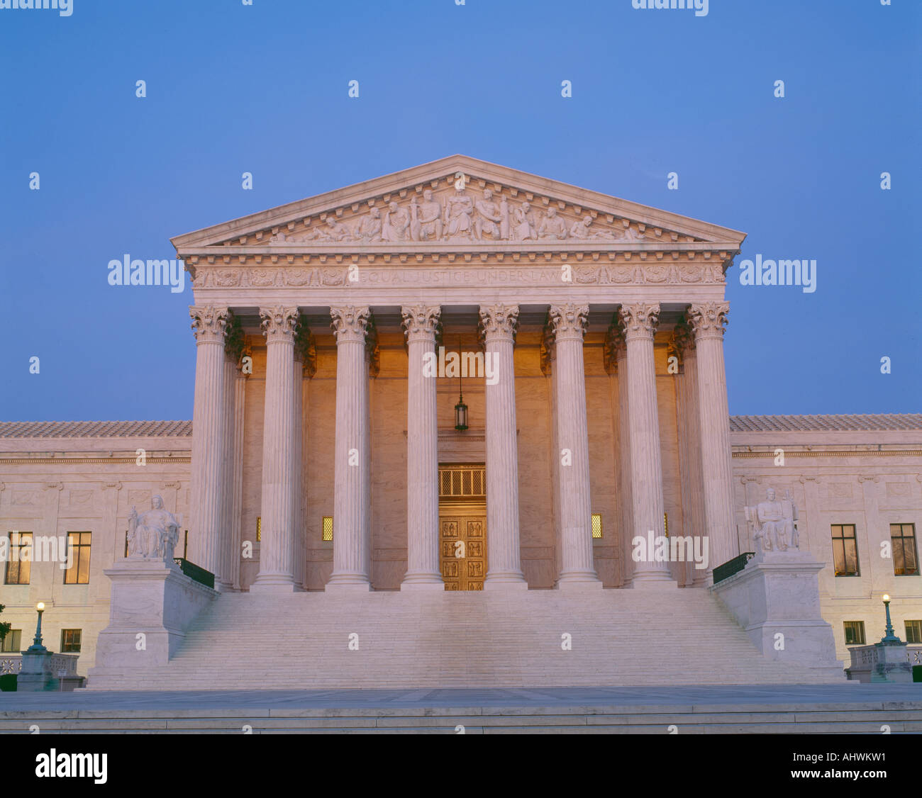 Supreme Court Gebäude in der Dämmerung Stockfoto