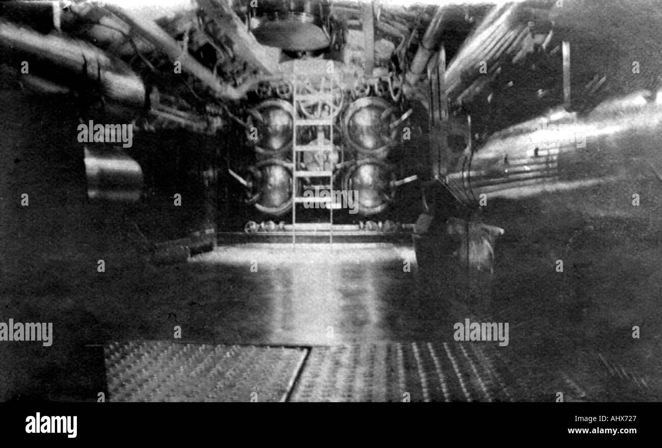 Britische u-Boot innen Torpedorohren ca. 1912 Stockfoto