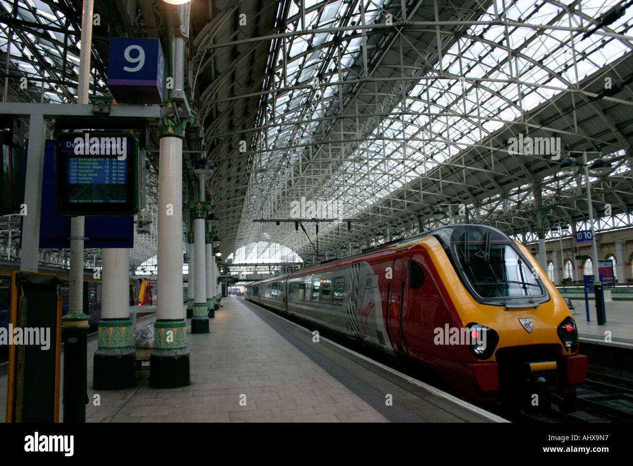 Natives Bahnhof Manchester Piccadilly Railway Station Stadt Manchester Midlands uk gb Europa Magistrale Stockfoto