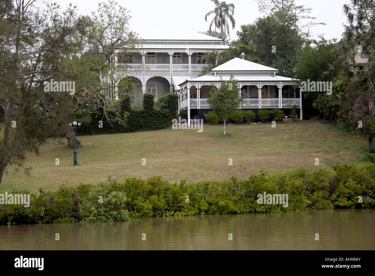 Teure Haus oder Wohneigentum mit Blick auf Fluss im Südwesten Brisbane Queensland QLD Australien Stockfoto