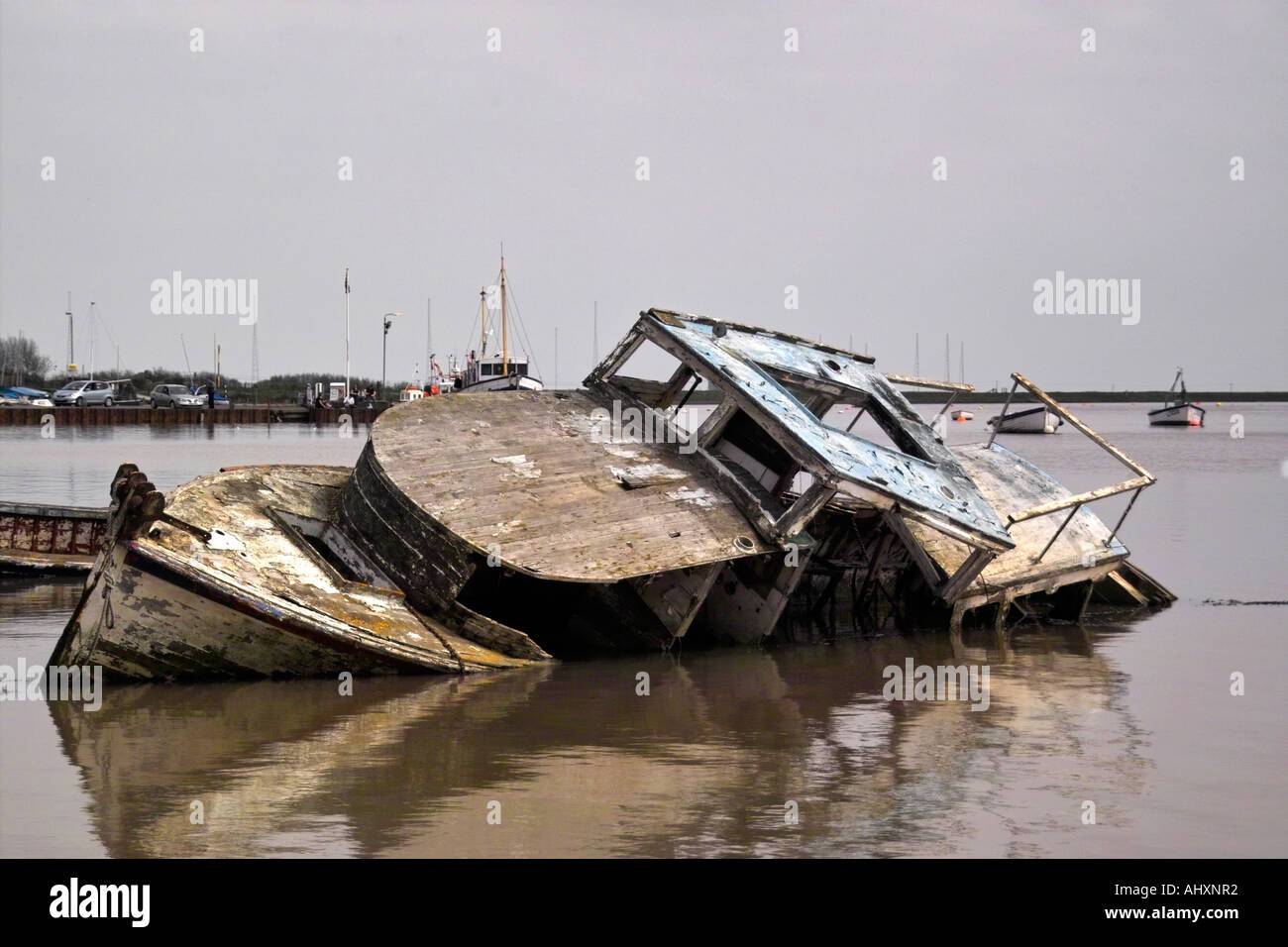 Verlassene Boot am Orford, Suffolk Stockfoto