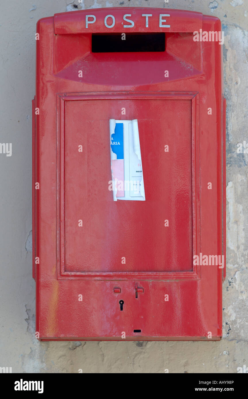 Briefkasten-Build ins alte Dorf Mauer, Alghero, Sardinien, Italien. Stockfoto