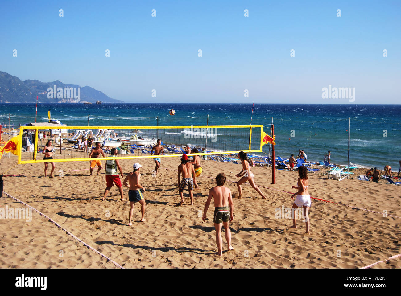 Beach Volleyball, Glyfada Beach, Glyfada, Korfu, Ionische Inseln, Griechenland Stockfoto