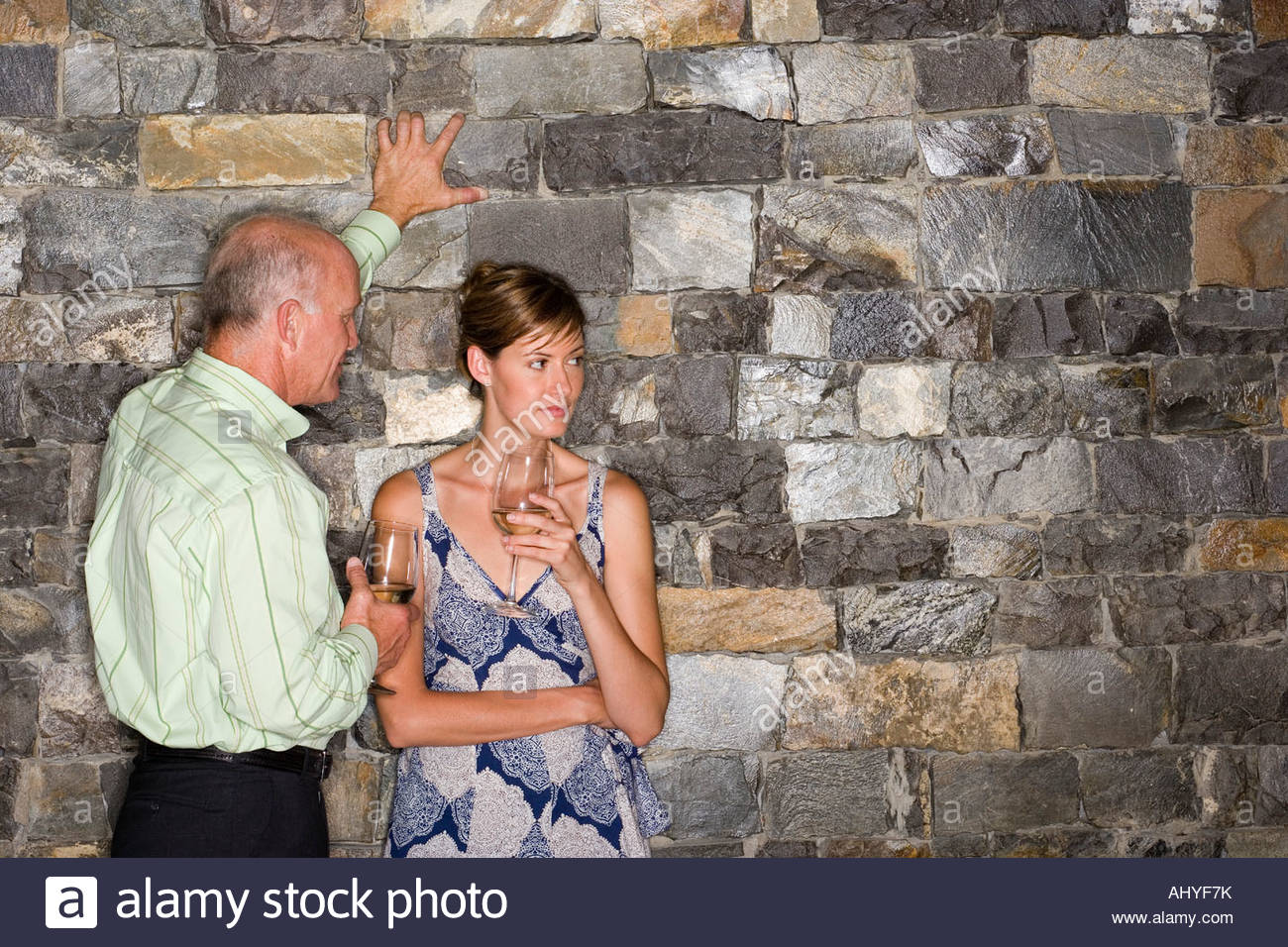 Frau flirtet mit meinem freund