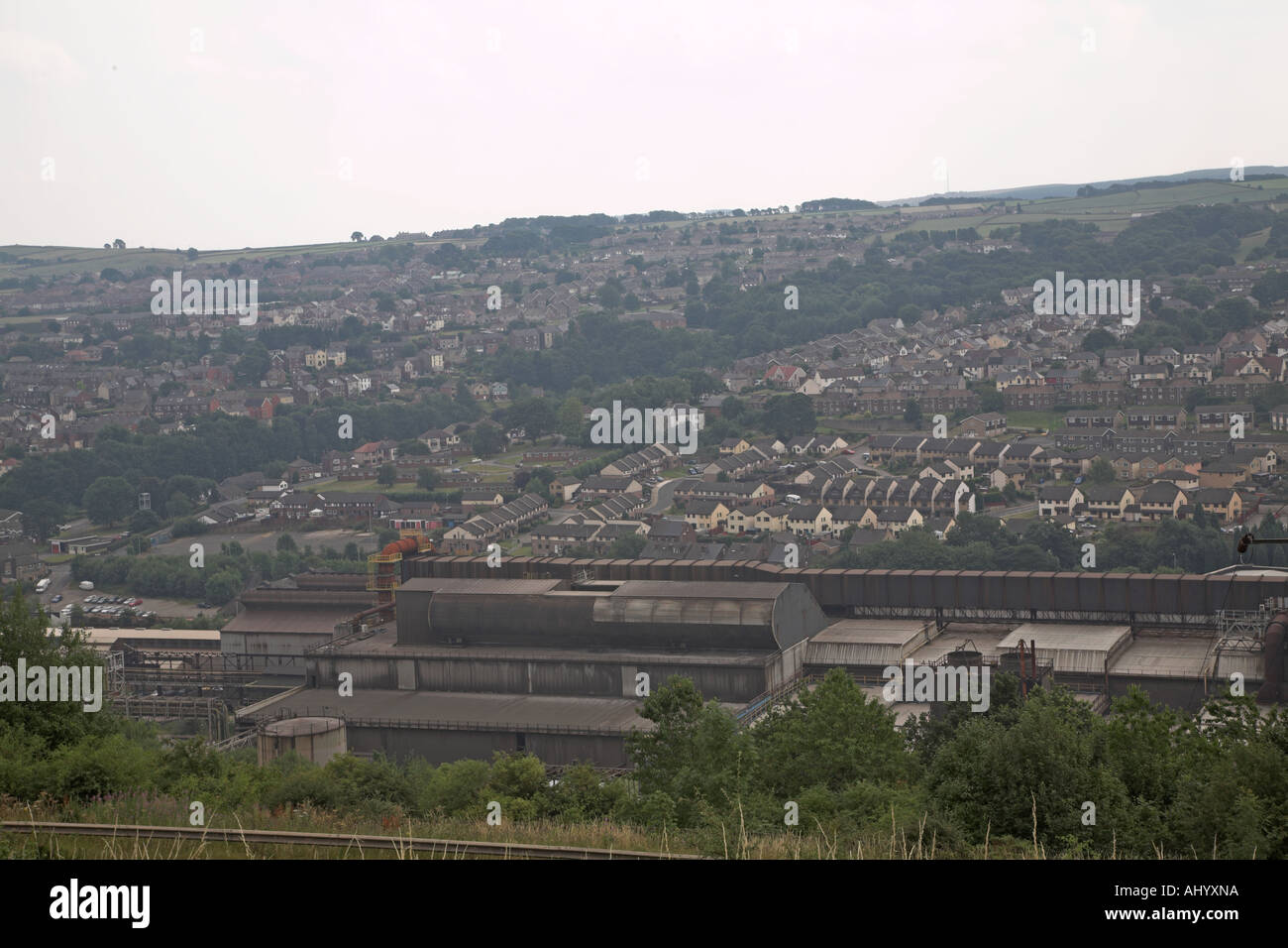 Stocksbridge Stahlwerke und Stadt in Pennine Hills in der Nähe von Sheffield Yorkshire England Stockfoto