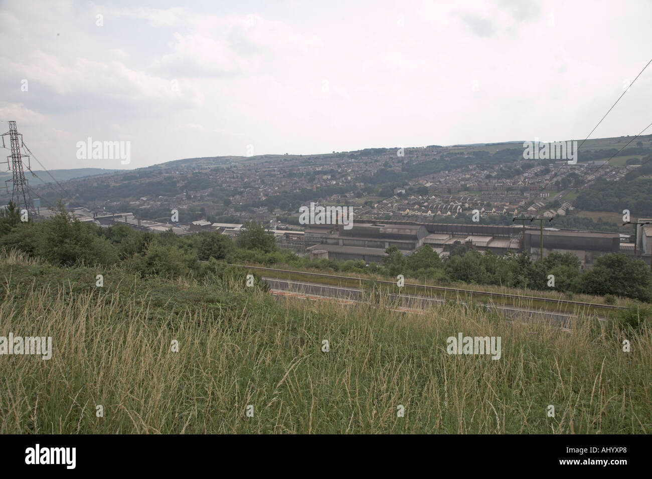 Stocksbridge Stahlwerke und Stadt in Pennine Hills in der Nähe von Sheffield Yorkshire England Stockfoto