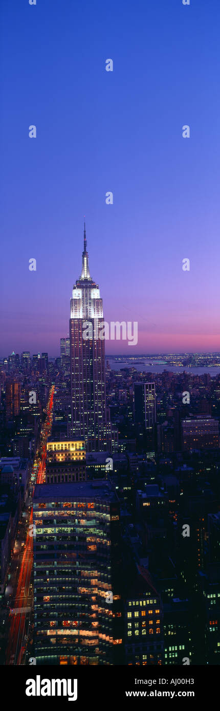 Empire State Building at Sunset View from 5AV 42nd Street New York Stockfoto