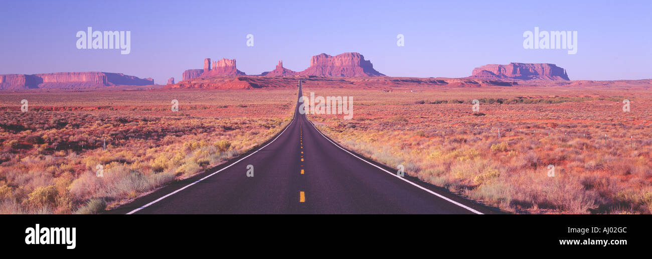 Monument Valley Route 163 an Dawn Utah Stockfoto