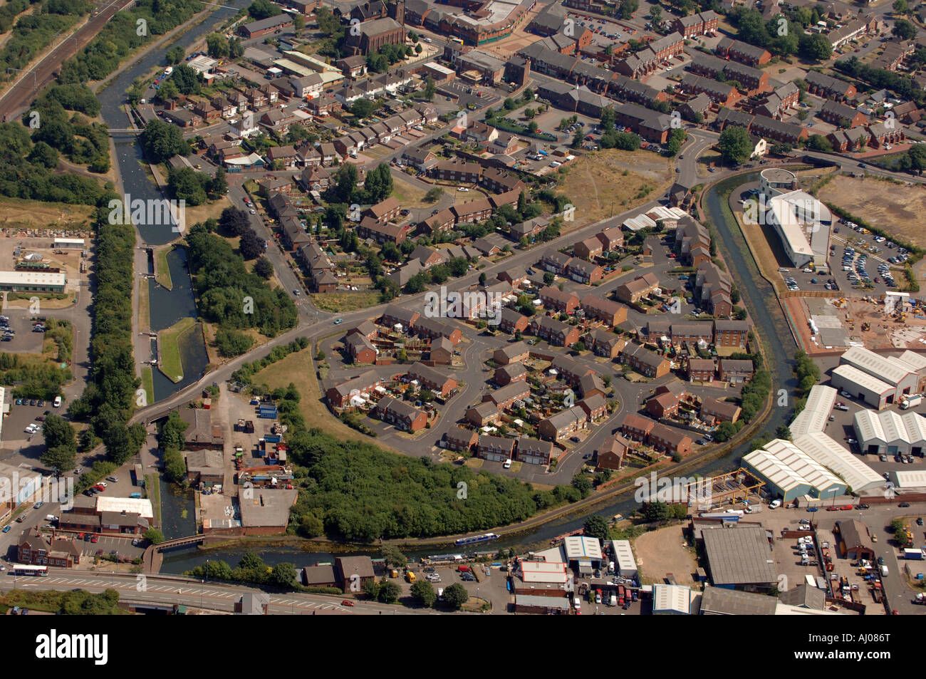 Luftaufnahme des Tipton in den West Midlands England Uk mit dem New Main Line-Kanal Stockfoto