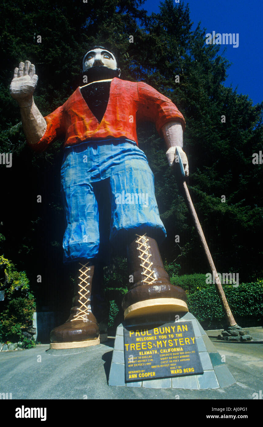 Überlebensgroße Statue von Paul Bunyan Klamath CA Stockfoto