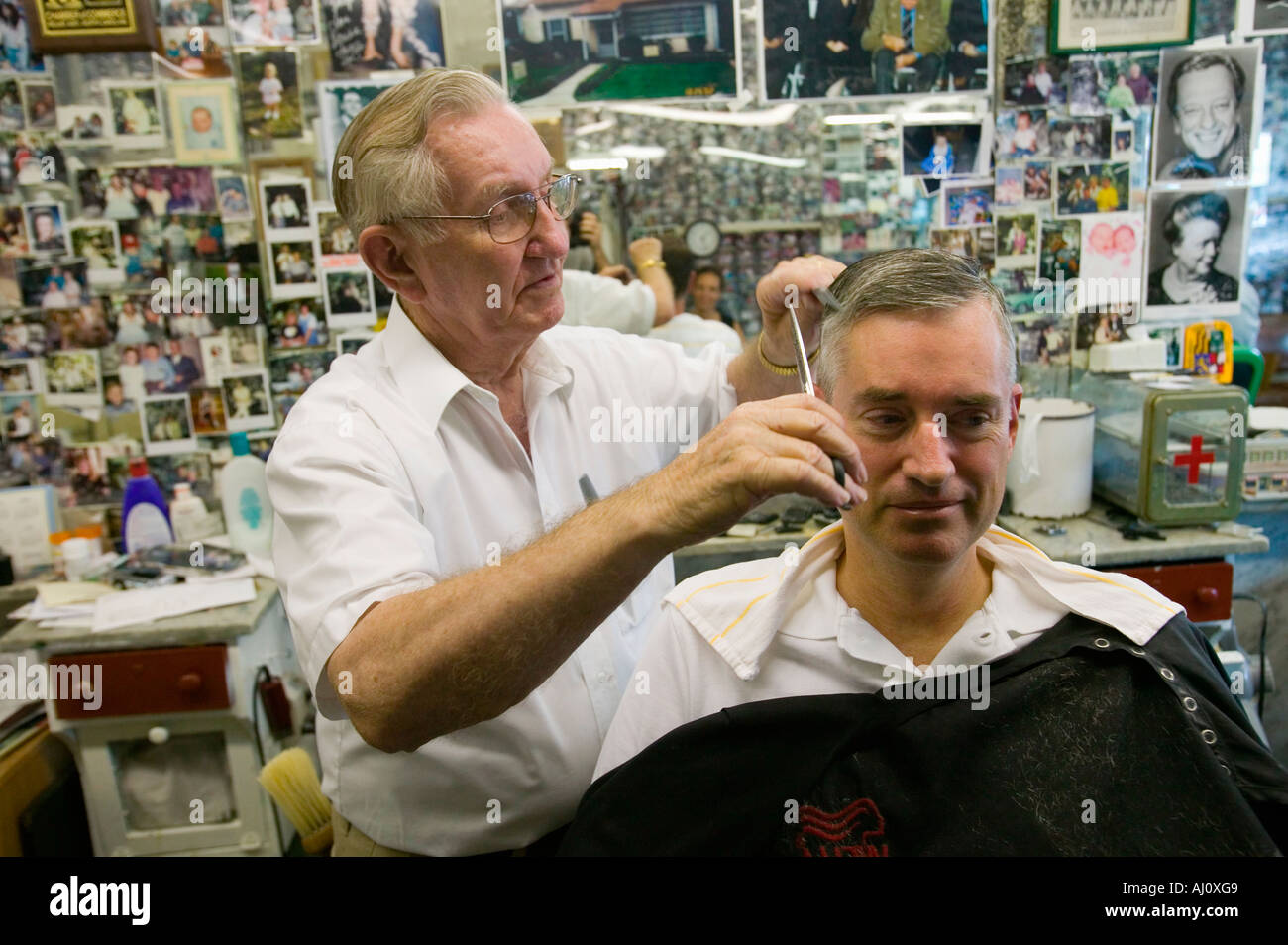 Floyd Haare schneiden bei Floyd s City Barber Shop in Mount Airy North Carolina Stadt Sonderangebot-Mayberry RFD und Heimat von Andy Stockfoto
