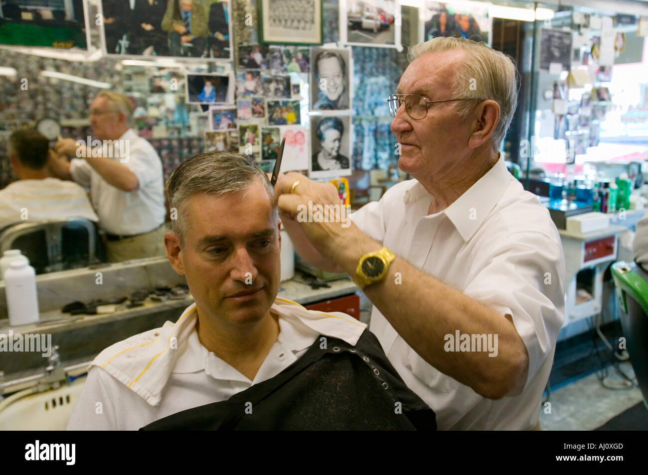 Floyd Haare schneiden bei Floyd s City Barber Shop in Mount Airy North Carolina Stadt Sonderangebot-Mayberry RFD und Heimat von Andy Stockfoto