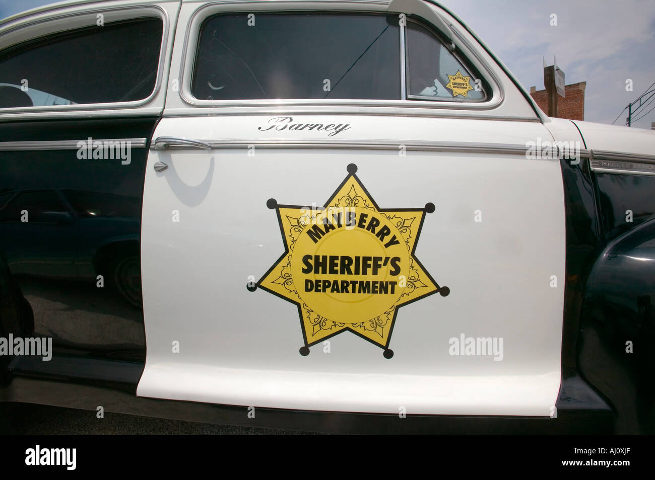 Mayberry Sheriff s Abteilung Polizeiauto in Mount Airy North Carolina Stadt Sonderangebot-Mayberry RFD und Heimat von Andy Stockfoto