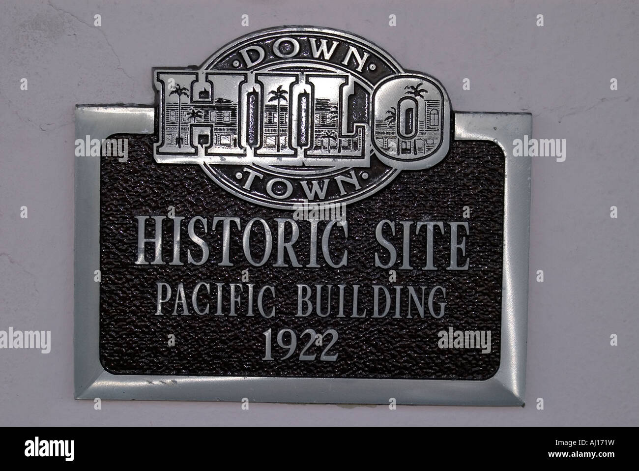 USA, Hawaii, Hilo, Big Island, Hilo Altstadt Ladenfronten, Pacific Building, 1922, historische Gebäude Marker Stockfoto