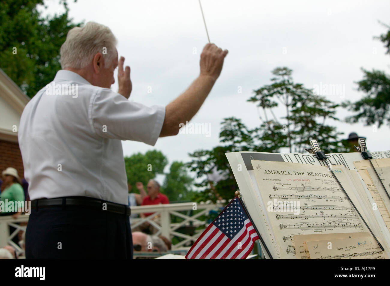 Dirigent, die führende Band für 76 neue US-Bürger am Independence Day Naturalization Ceremony am 4. Juli 2005 an Thomas Stockfoto