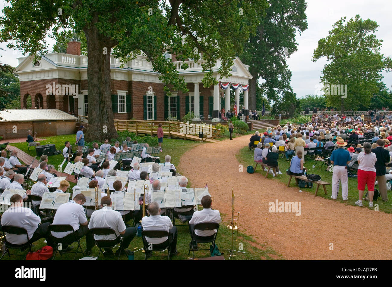 Musikband für 76 neue US-Bürger bei Independence Day Einbürgerung Zeremonie am 4. Juli 2005 an Thomas Jefferson s home Stockfoto