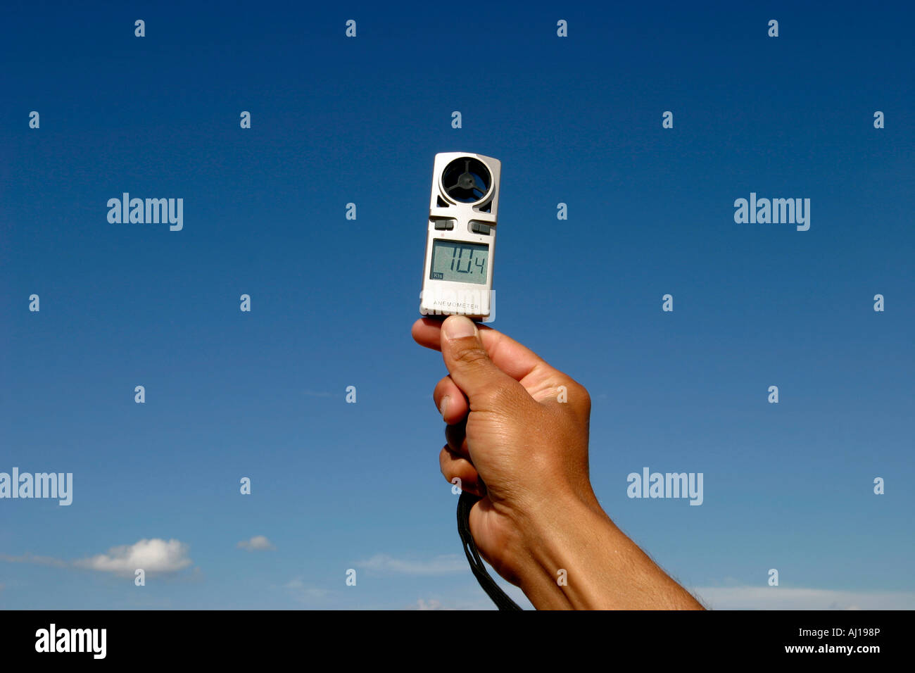 Anemometer messende Windgeschwindigkeit Stockfoto