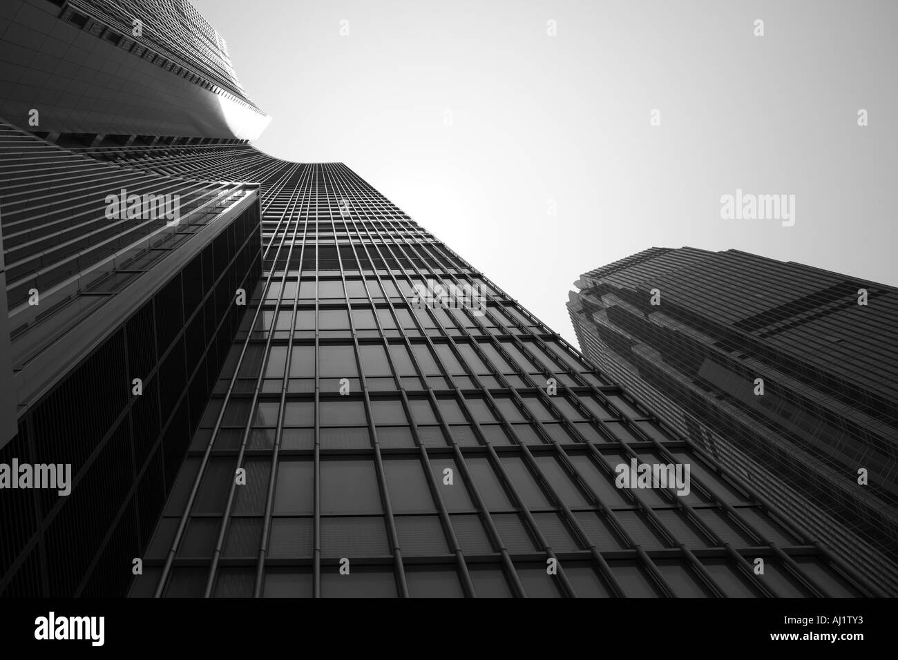 Asia Völker Republic Of China Hong Kong Blick hinauf zur modernen Architektur des Four Seasons Hotel gebogen Außenwände Stockfoto