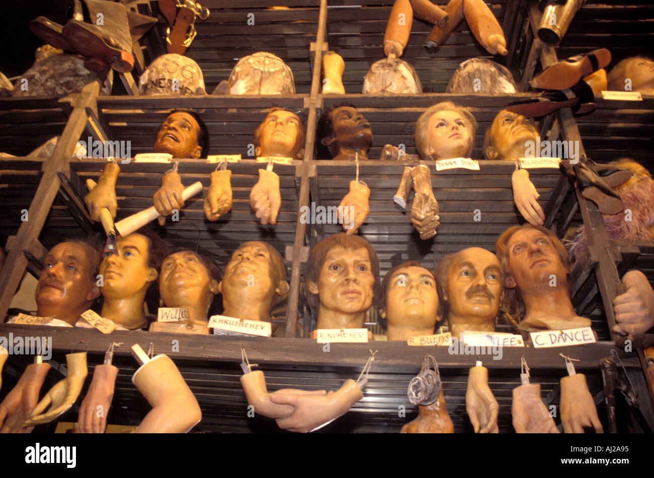 Waxwork Köpfe und Hände bei Madame Tussauds London England