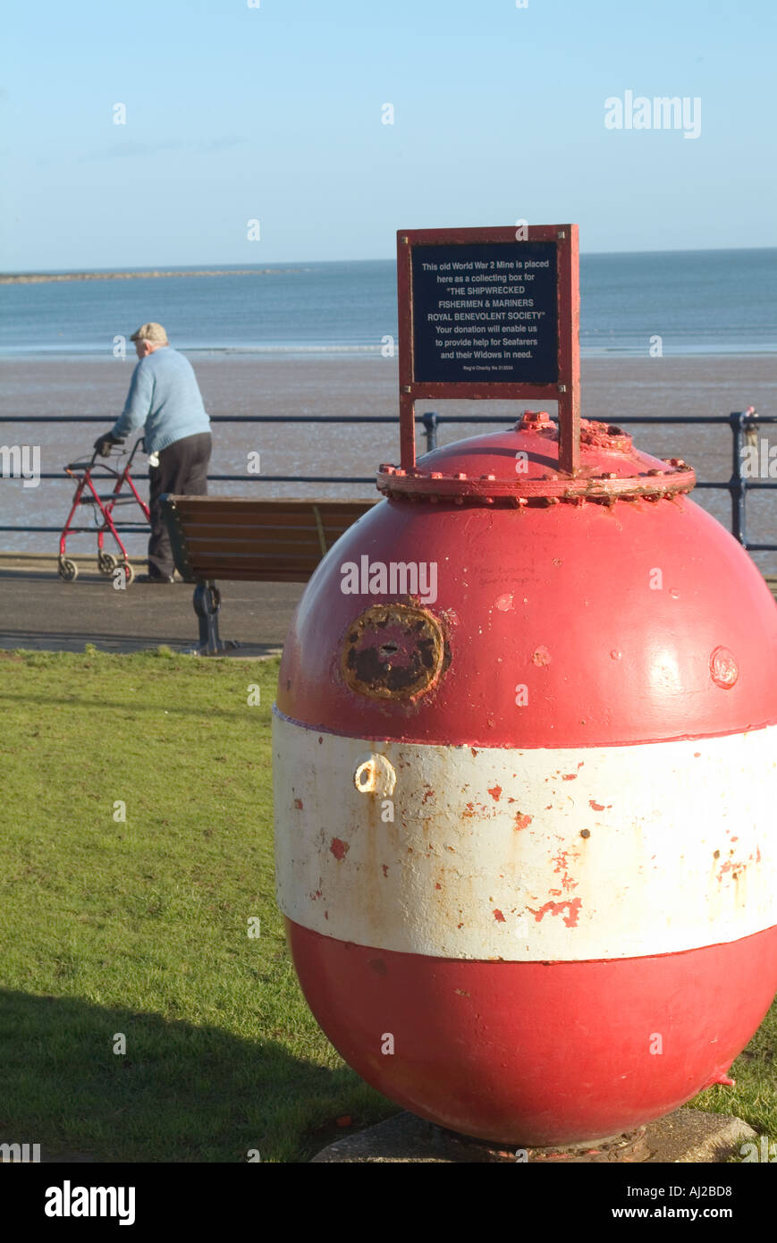 alter Seemann ein zweiter Weltkrieg vorbei an mir Stockfoto