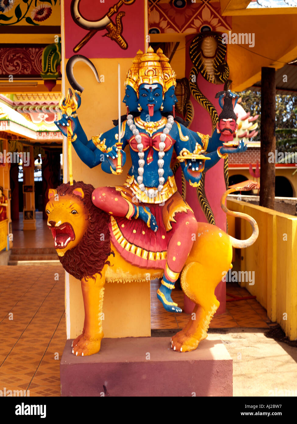 Medine Mauritius Durga Statue in Tamil-Hindu-Tempel für Zucker Arbeiter tantrischen de Maha Kali Tookay Tempel Stockfoto