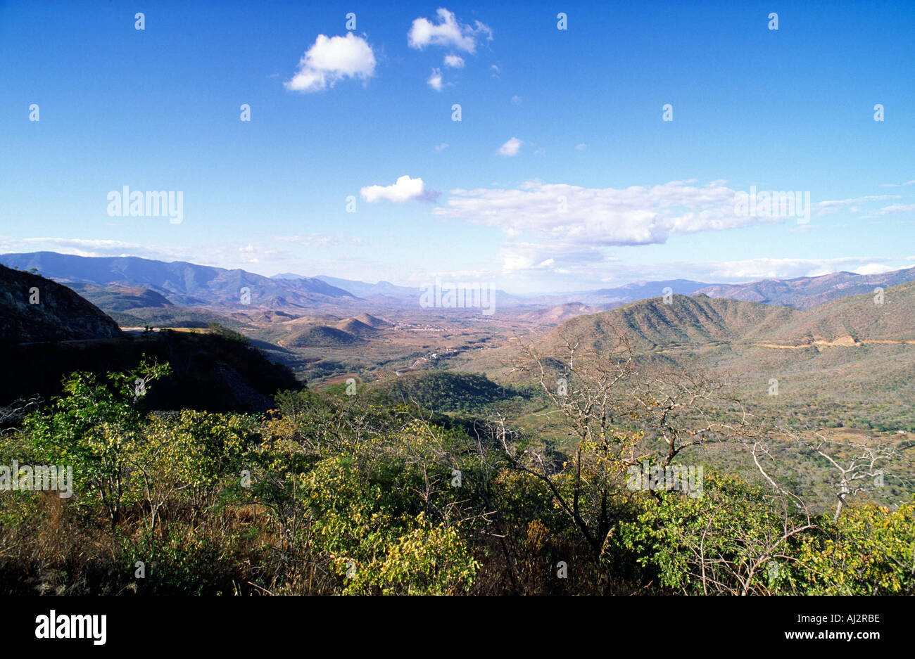 Die Landschaft von Hügeln und Wäldern in der Nähe von mutare Stadt und der mosambikanischen Grenze. Eastern Highlands, Simbabwe Stockfoto