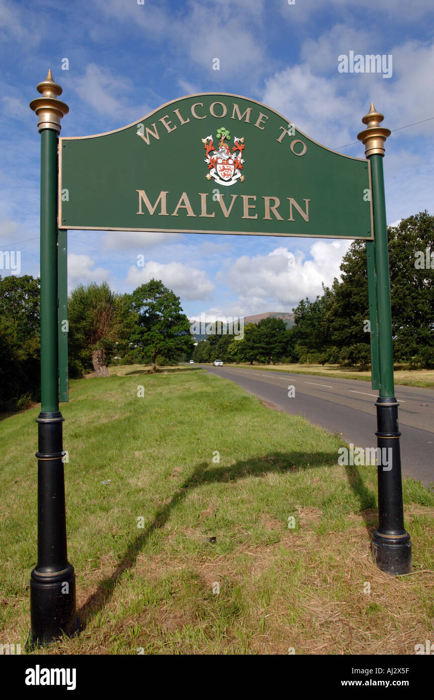 Willkommen Sie bei Malvern Zeichen in Worcestershire England UK Stockfoto