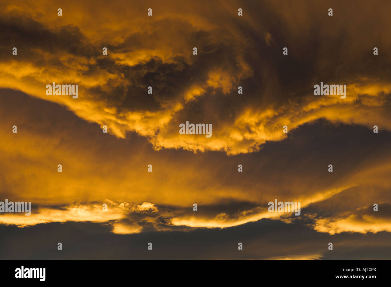Spektakulärer Sonnenuntergang Wolkenformationen über Hanmer Springs, Südinsel, Neuseeland Stockfoto