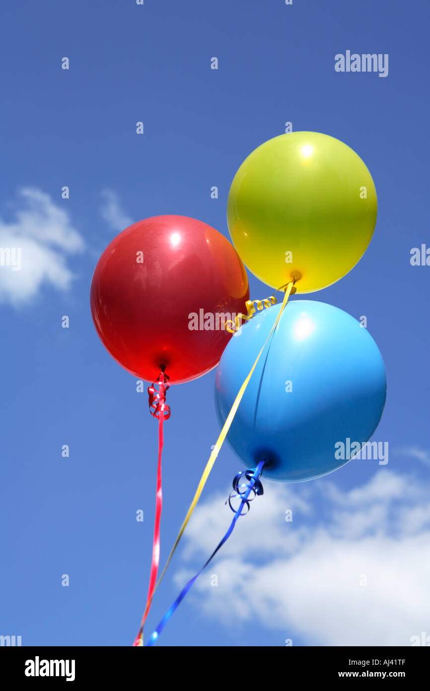 Luftballons in den Himmel schweben Stockfoto