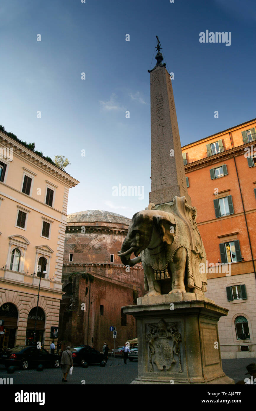 Berninis Elefant Skulpturen und Obelisk, Rom, Italien Stockfoto