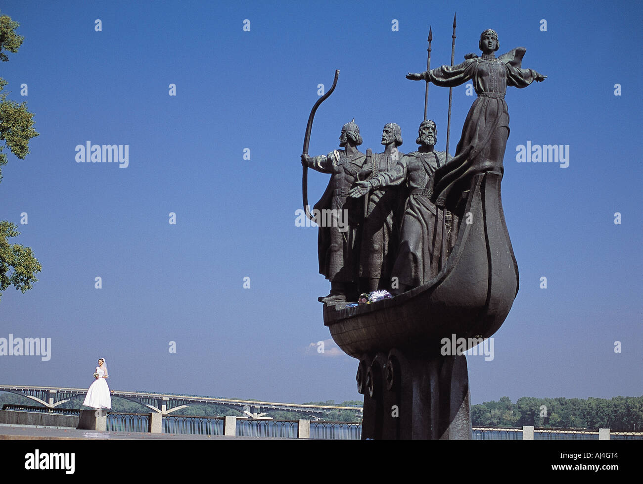 Panorama zeigt vier Brüder Statue von Kiew. Stockfoto