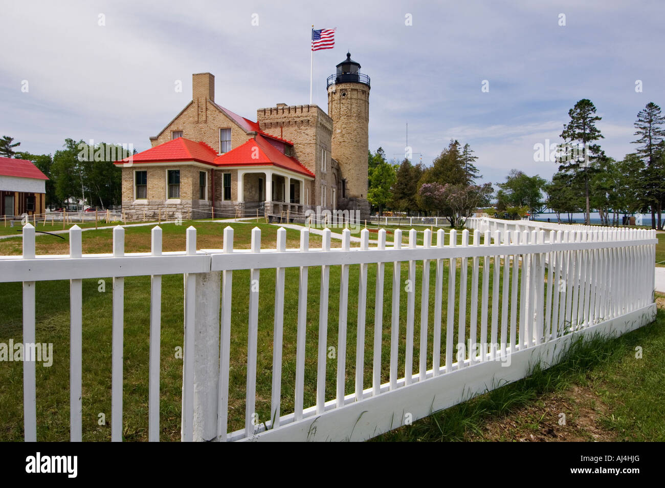 Pickett Zaun Lake Huron Mackinaw City Michigan und alten Mackinac Point Leuchtturm Stockfoto