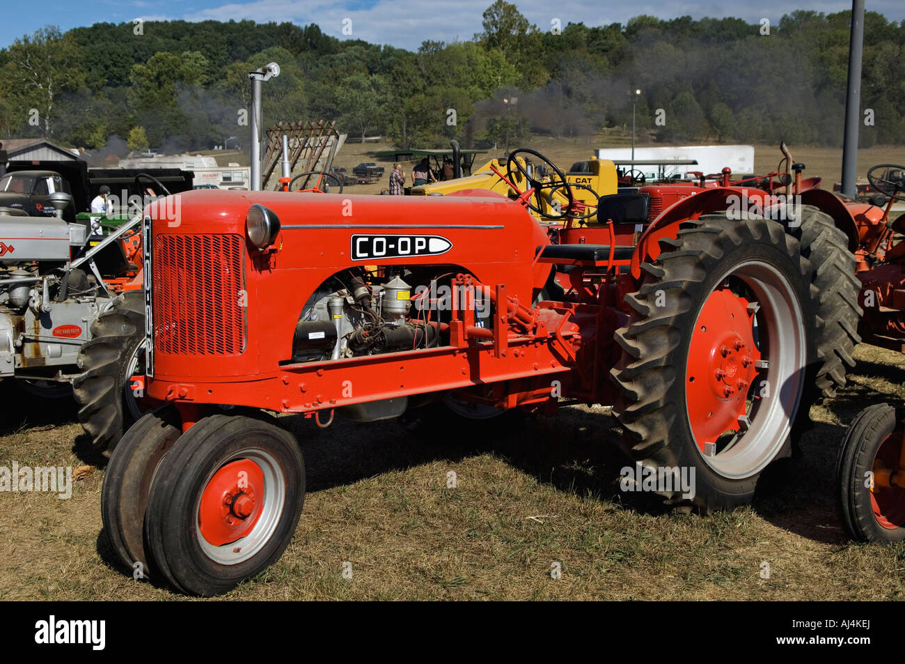 Antike Koop-Traktor auf dem Display an Heritage Festival Lanesville Indiana Stockfoto