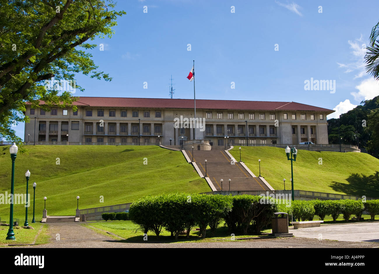 Edificio de la administracion del canal de panama -Fotos und ...
