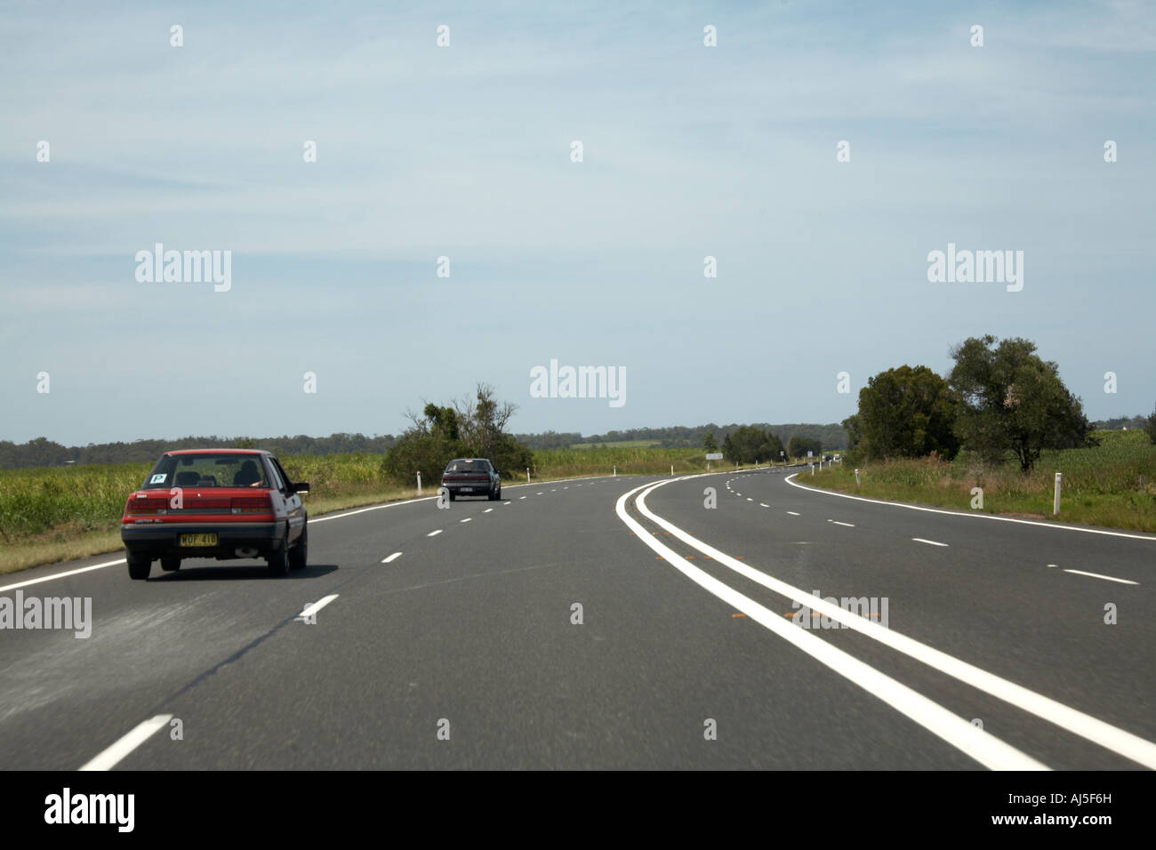 Autos auf der Autobahn Pacific Highway nördlich von Coffs Harbour in New South Wales NSW Australia Stockfoto