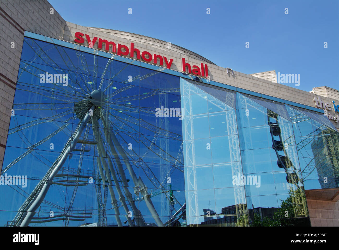 Birmingham centenary Square Riesenrad spiegelt sich in der Symphony Hall Fenster West Midlands England UK GB EU Europa Stockfoto