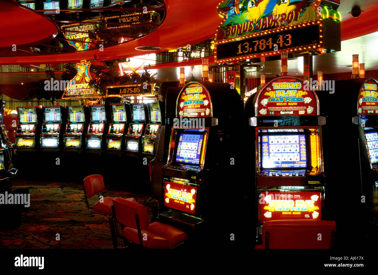 Der Spielautomat Raum im berühmten Casino von Madeira in Funchal Stockfoto