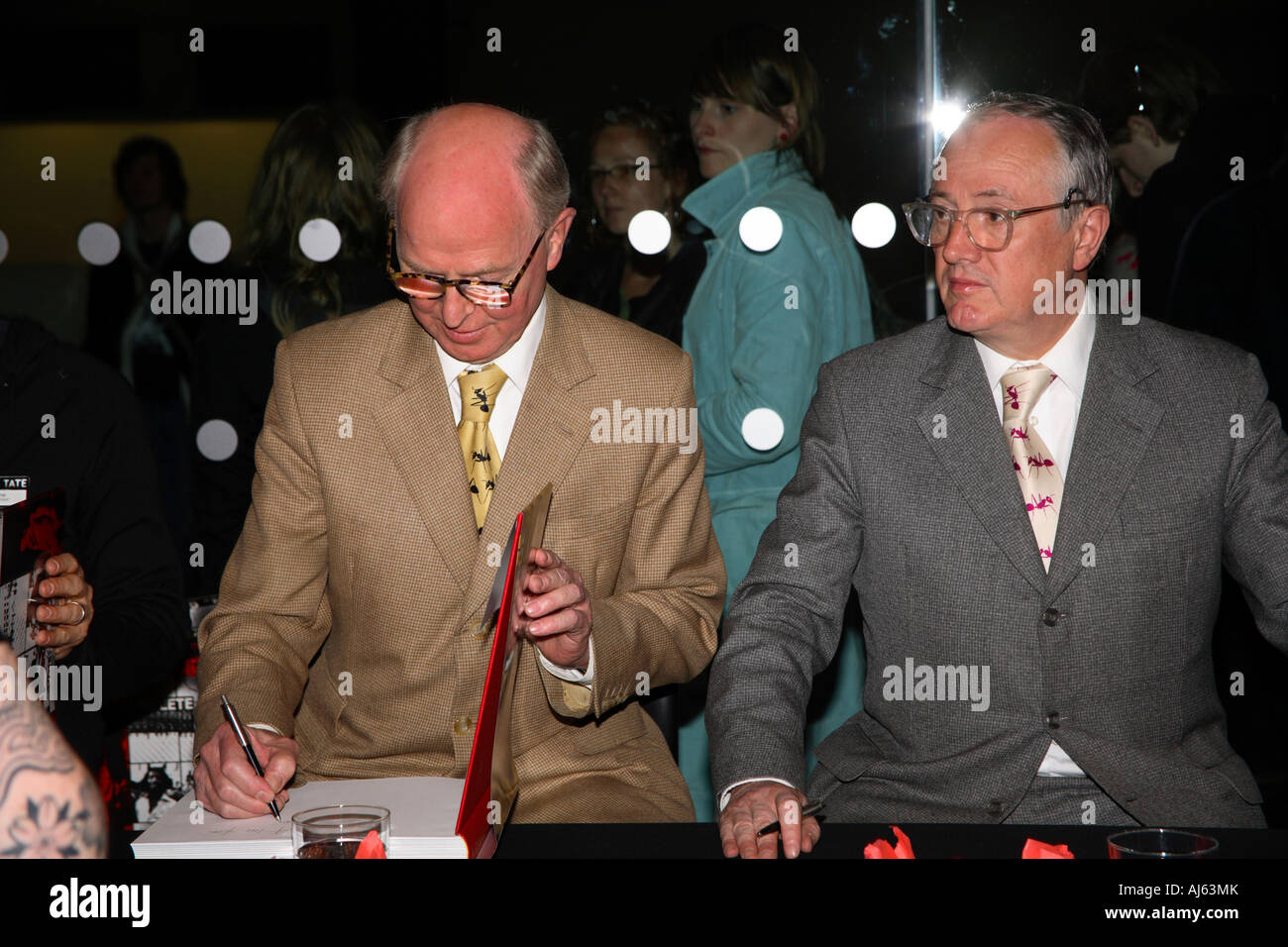 Gilbert & George Signierstunde, Tate Modern, London Stockfoto
