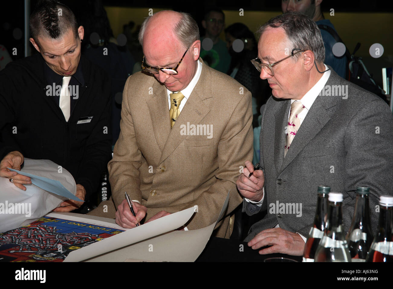 Gilbert & George Signierstunde, Tate Modern, London Stockfoto