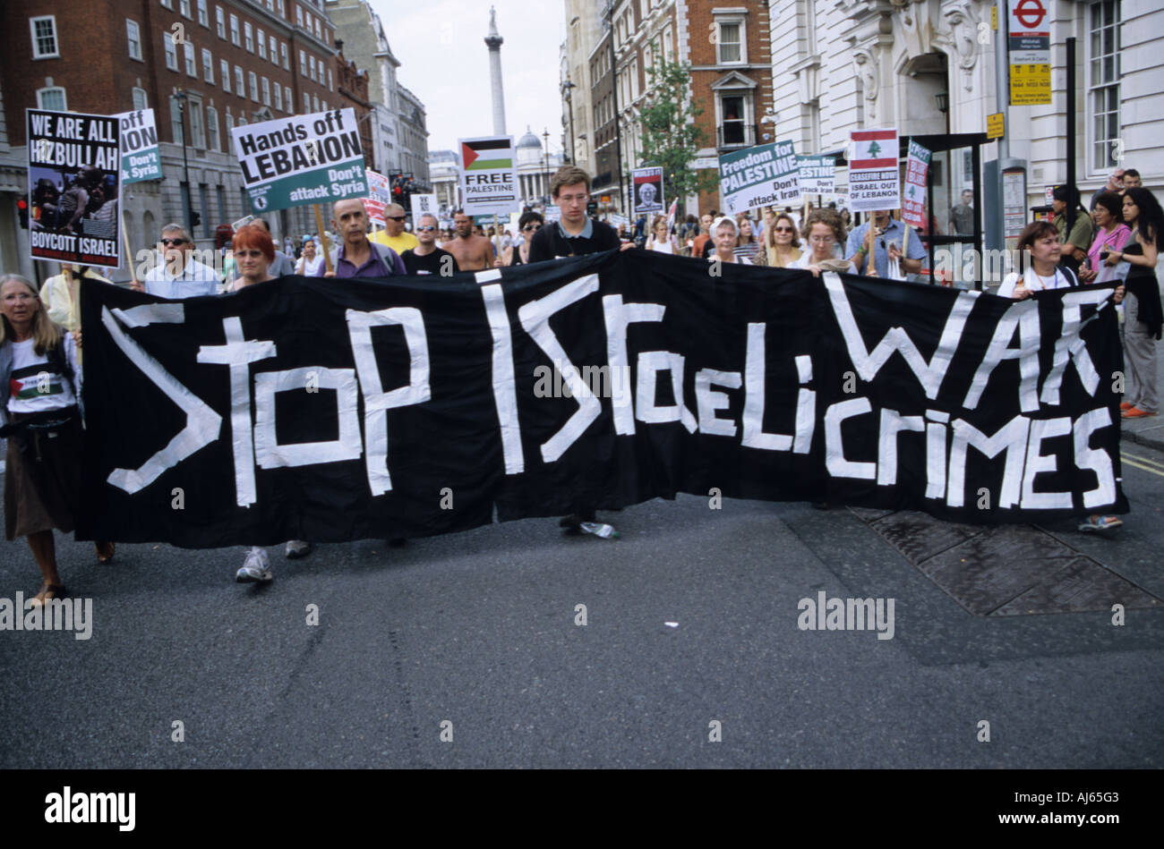 Kriegsverbrechen-Banner-London Stockfoto
