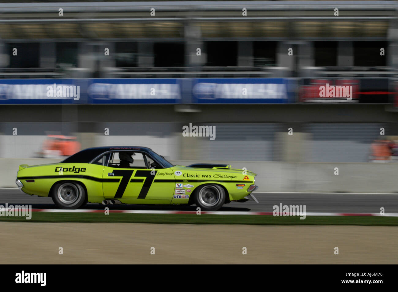 Ken Epsman Rennen seine 1970 Dodge Challenger auf der 32. Rolex Monterey Historic Automobil Rennen 2005 Stockfoto