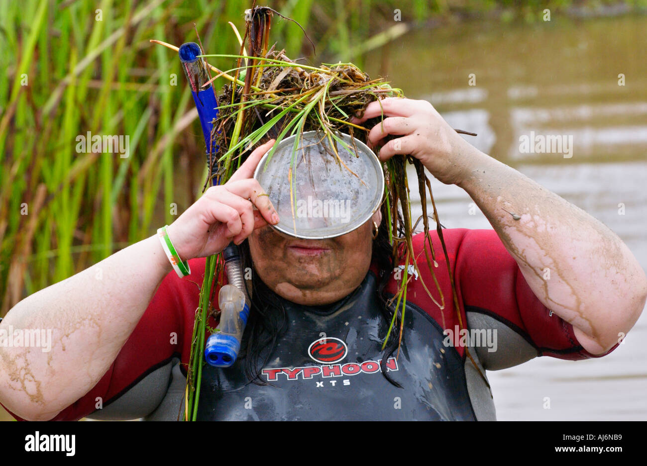 Irlands Julia Galvin im Wettbewerb mit den Weltmeisterschaften Bog Schnorcheln bei Llanwrtyd Wells Powys Wales UK Stockfoto