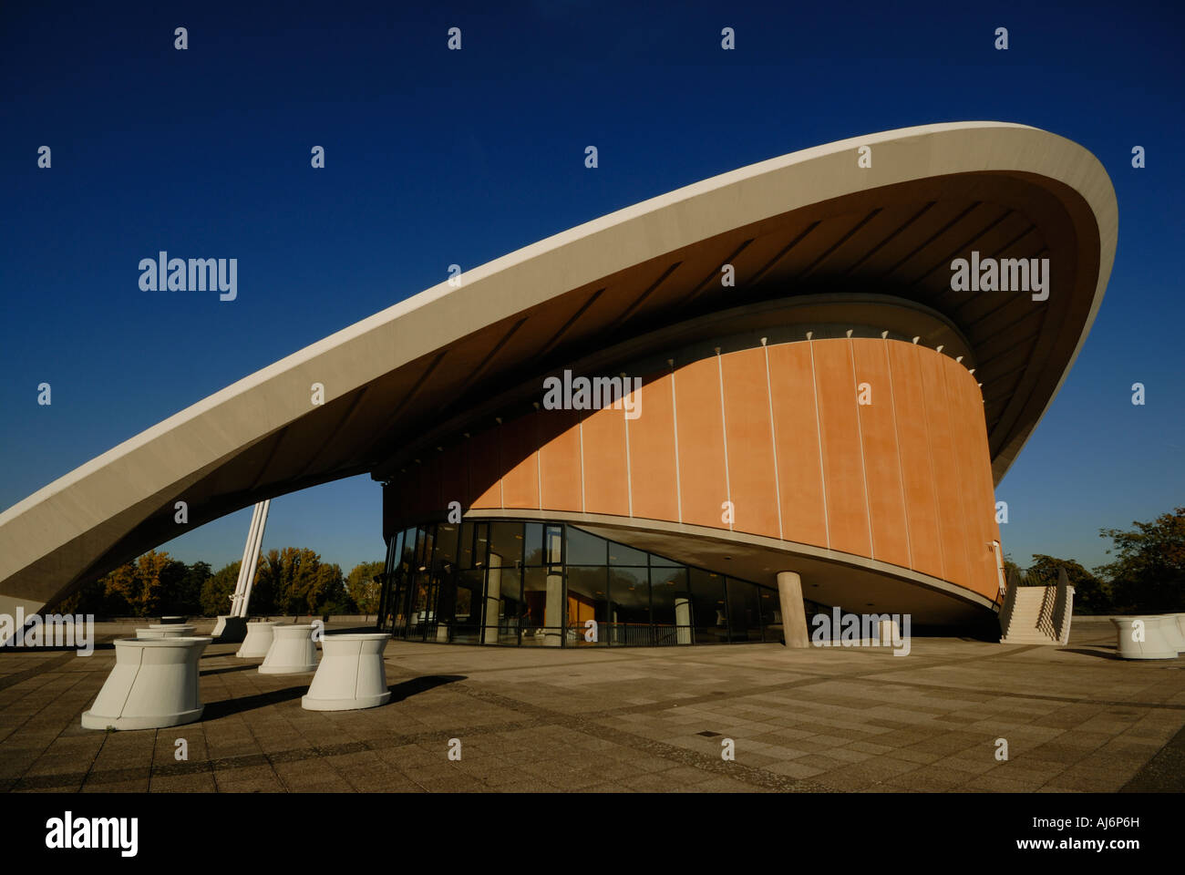 Berlin. HKW. Haus der Kulturen der Welt. Ehemalige Kongresshalle. Kongresshalle in Berlin Tiergarten. Stockfoto