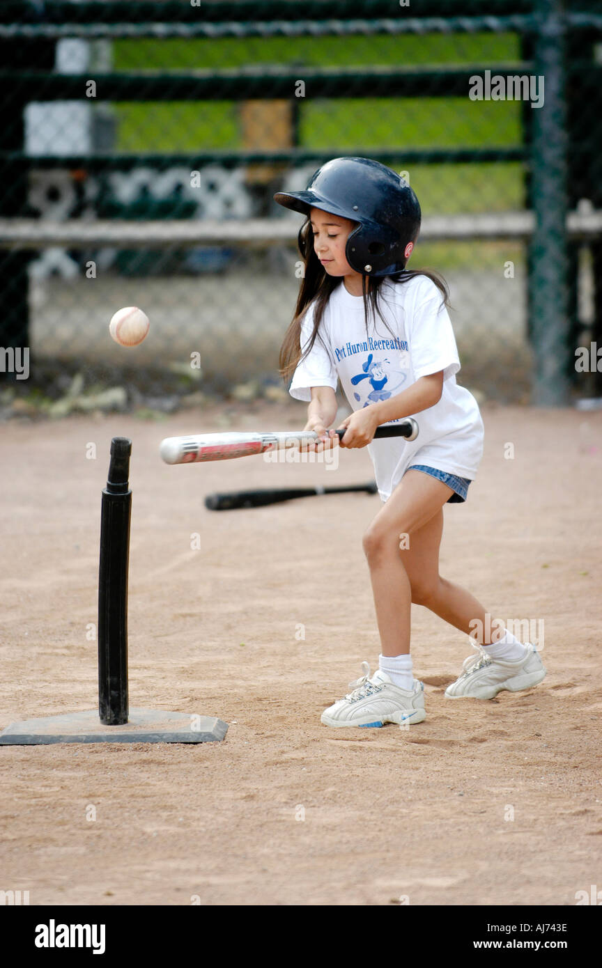 Kinder lernen, Baseball zu spielen Stockfoto