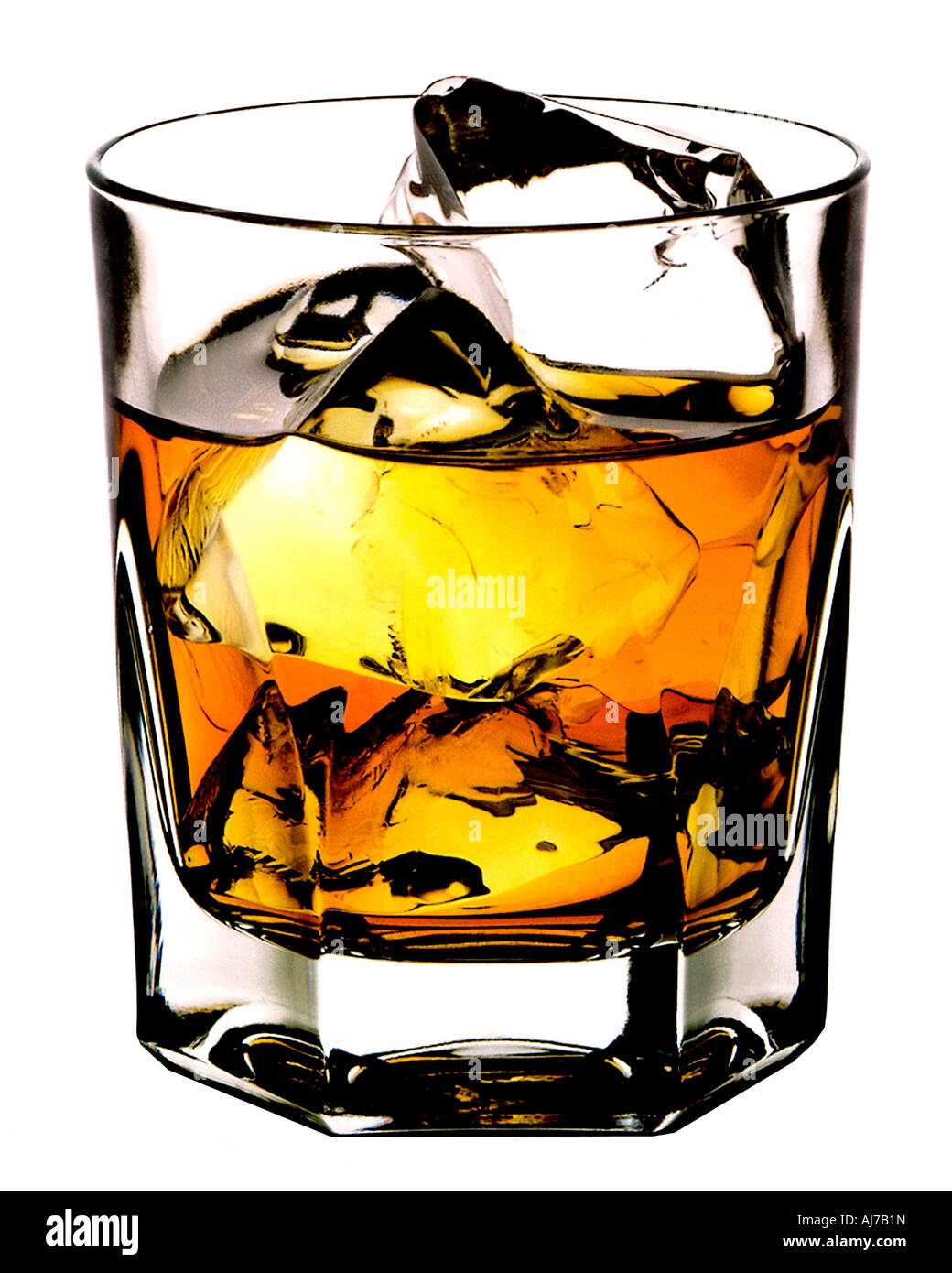 SCOTCH ON THE ROCKS ausschneiden, Hintergrund Stockfotografie Alamy