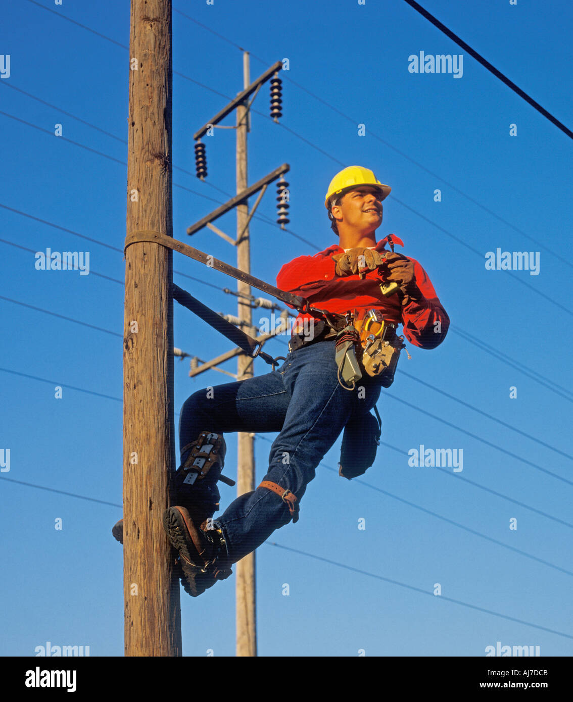 TelefonArbeiter arbeiten auf Telefonmast Stockfoto, Bild 1211850 Alamy
